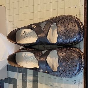 NIB Rieker Mary Jane Style Navy Shoe Size 7/38